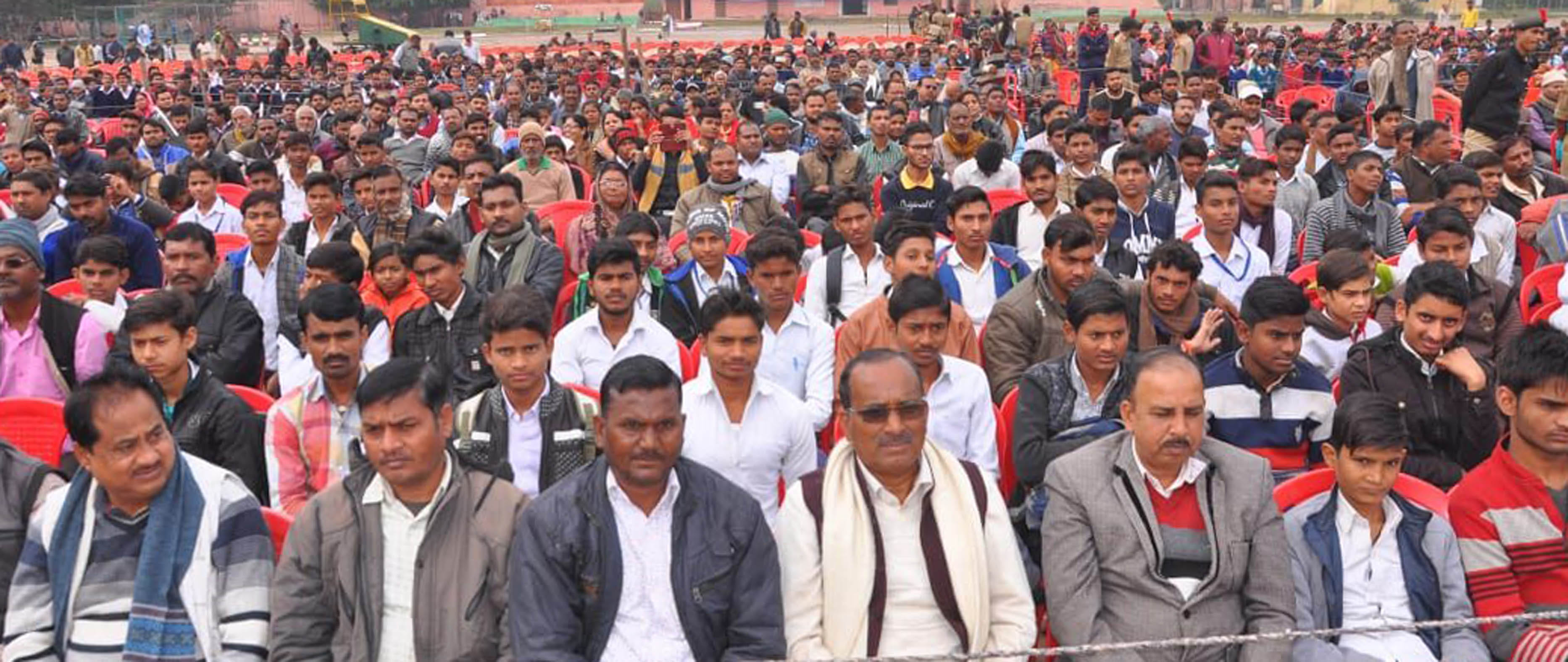 बांदा में आयोजित कार्यक्रम में उपस्थित दर्शक। बांदा में आयोजित कार्यक्रम में उपस्थित दर्शक।