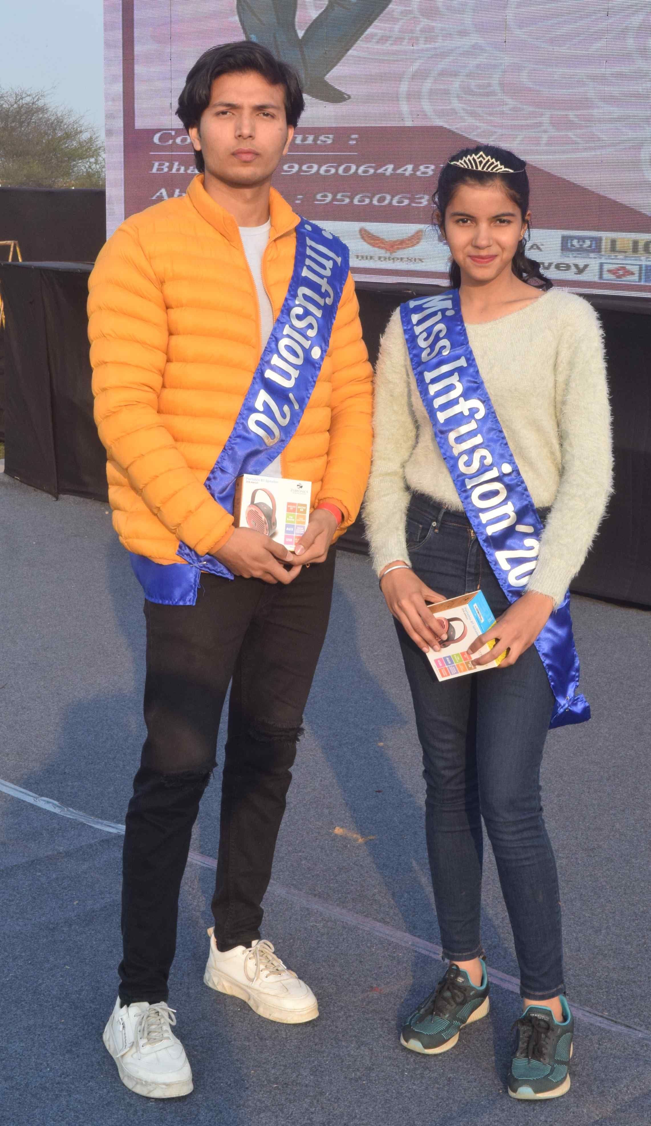 आईआईएम में आयोजित इनफ्यूजन 2020 में   मिस्टर एडं मिस  इनफ्यूजन बने मिस्टर शुभम राठी और निशा देवतिया ।
