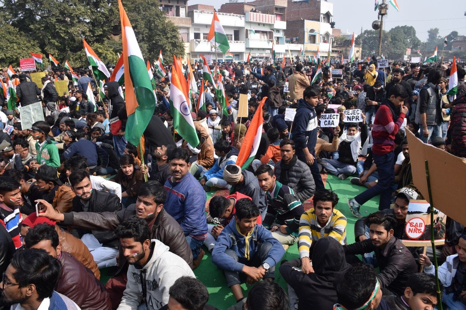 शहर के करबला मैदान में सीएए के विरोध प्रदर्शन शामिल लोग। शहर के करबला मैदान में सीएए के विरोध प्रदर्शन शामिल लोग।
