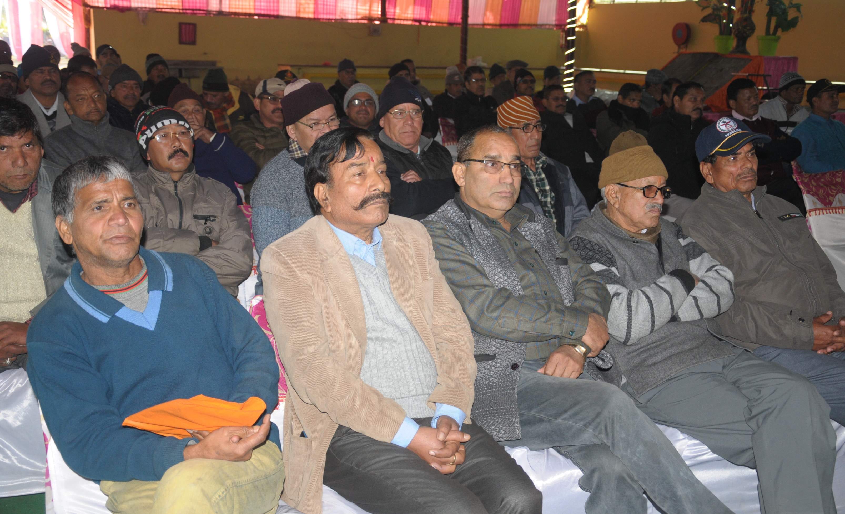 कारगी चौक स्थित एक वैडिंग प्वाइंट में असम राइफल्स पूर्व सैनिकों की तिमाही बैठक में मौजूद पूर्व स? कारगी चौक स्थित एक वैडिंग प्वाइंट में असम राइफल्स पूर्व सैनिकों की तिमाही बैठक में मौजूद पूर्व स?