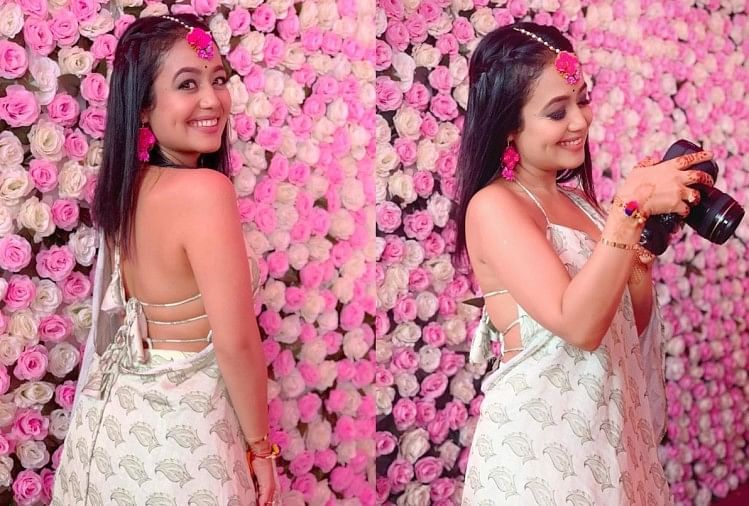 After Hina Khan Neha Kakkar Show Her Glamorous Look In Sports Bra