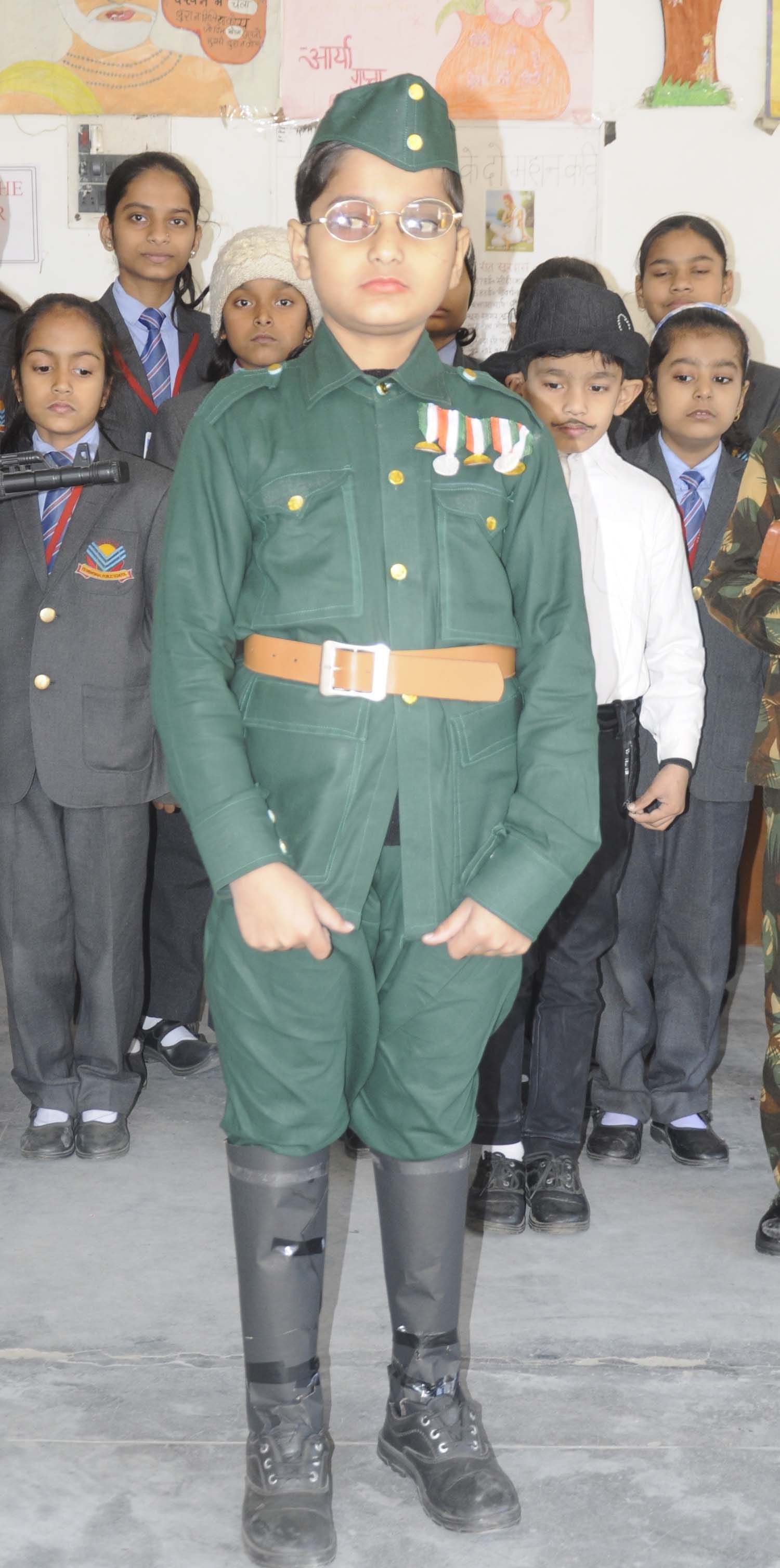 वीएस मेमोरियल पब्लिक स्कूल में आयोजित कार्यक्रम में सुभाषचंद्र बोस बना छात्र। वीएस मेमोरियल पब्लिक स्कूल में आयोजित कार्यक्रम में सुभाषचंद्र बोस बना छात्र।