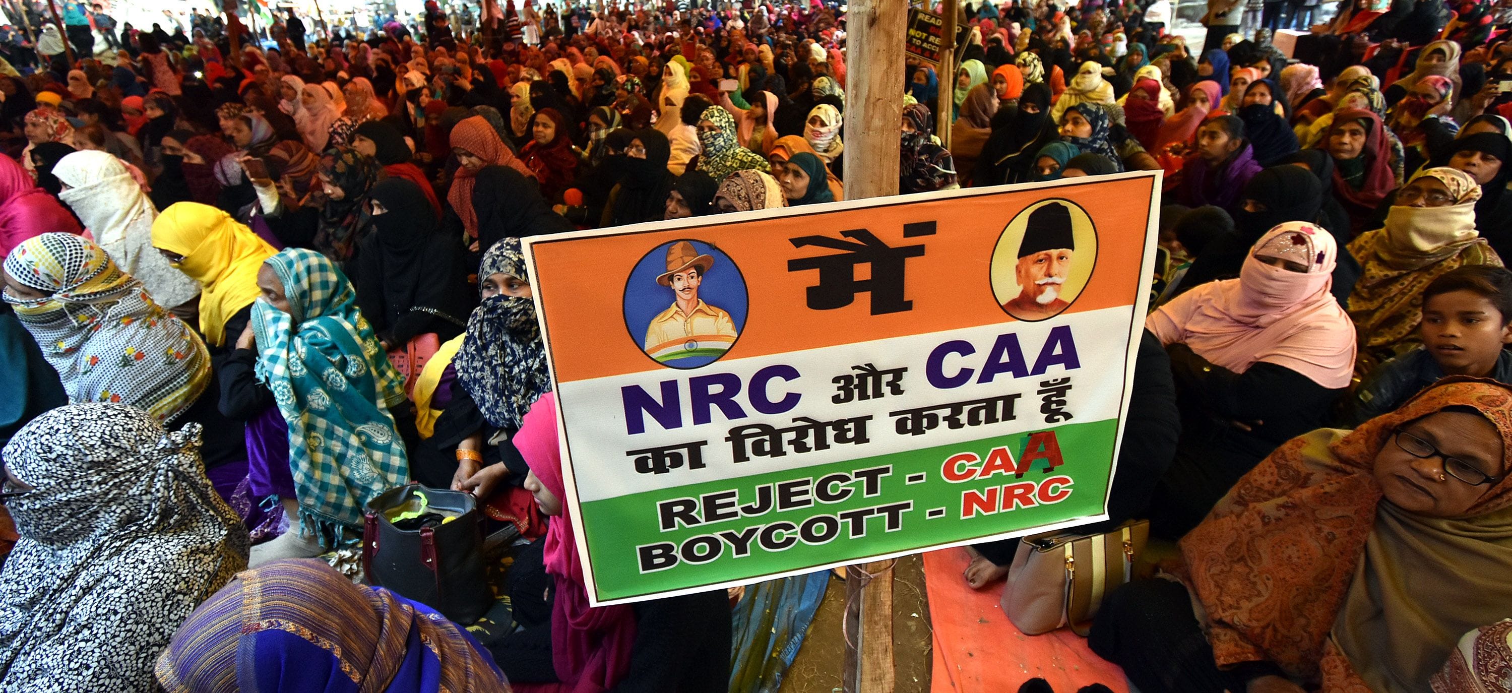 Opposing voice of Buland by bowing to Netaji Opposing voice of Buland by bowing to Netaji