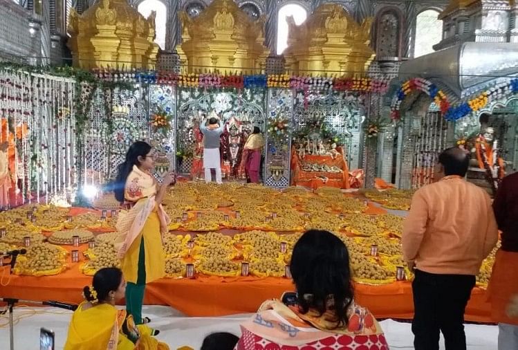 Dev Uthani Gyaras 2020: देवउठनी एकादशी के दिन करें ये उपाय, भगवान विष्णु करेंगे मनोकामना पूरी प्रबोधिनी एकादशी के दिन जगत के पालनहार को पीले रंग का प्रसाद जरूर चढ़ाना चाहिए।