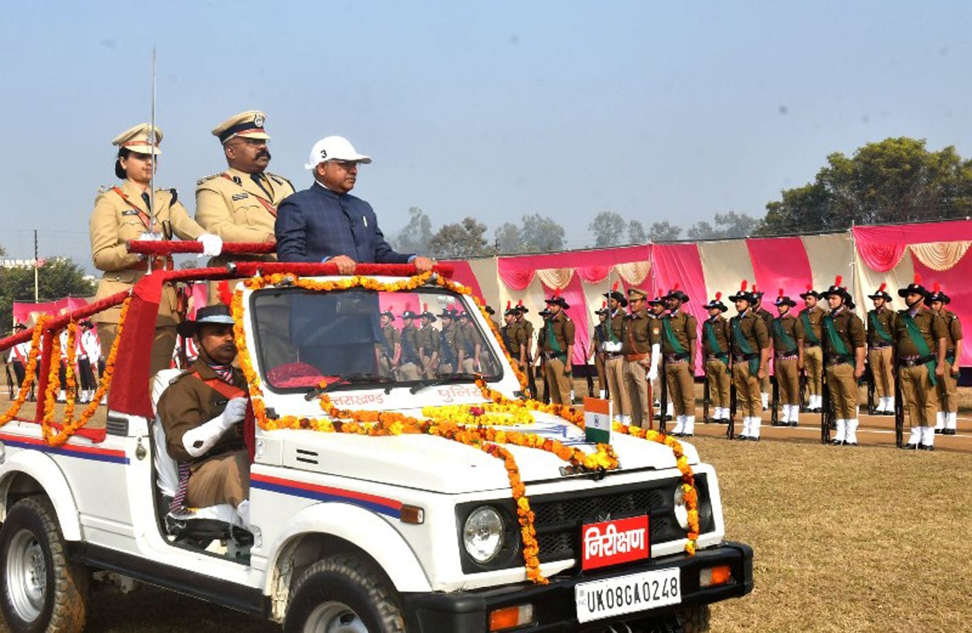 गणतंत्र दिवस के अवसर रोशनाबाद स्थित पुलिस लाइन परेड ग्राउंड में सलामी लेते शहरी विकास मंत्री मद?