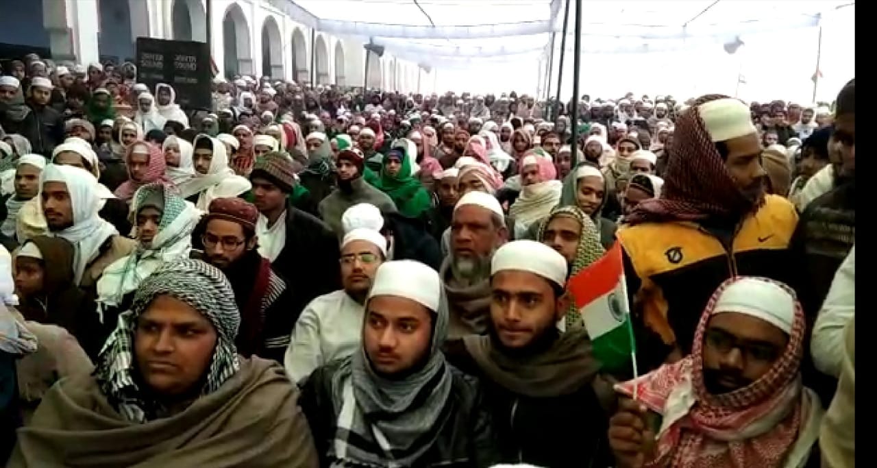 दारुल उलूम के कार्यक्रम में उपस्थित मदरसा छात्र दारुल उलूम के कार्यक्रम में उपस्थित मदरसा छात्र