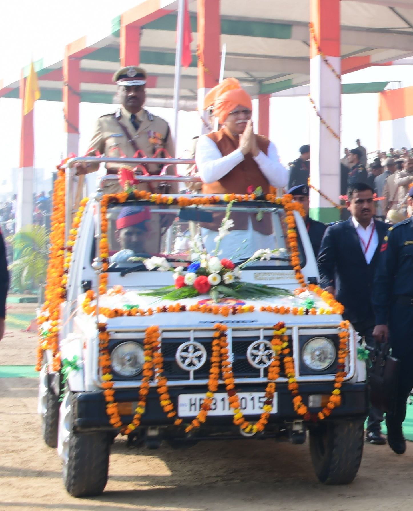 परेड का निरीक्षण करते मुख्यमंत्री मनोहरलाल। परेड का निरीक्षण करते मुख्यमंत्री मनोहरलाल।