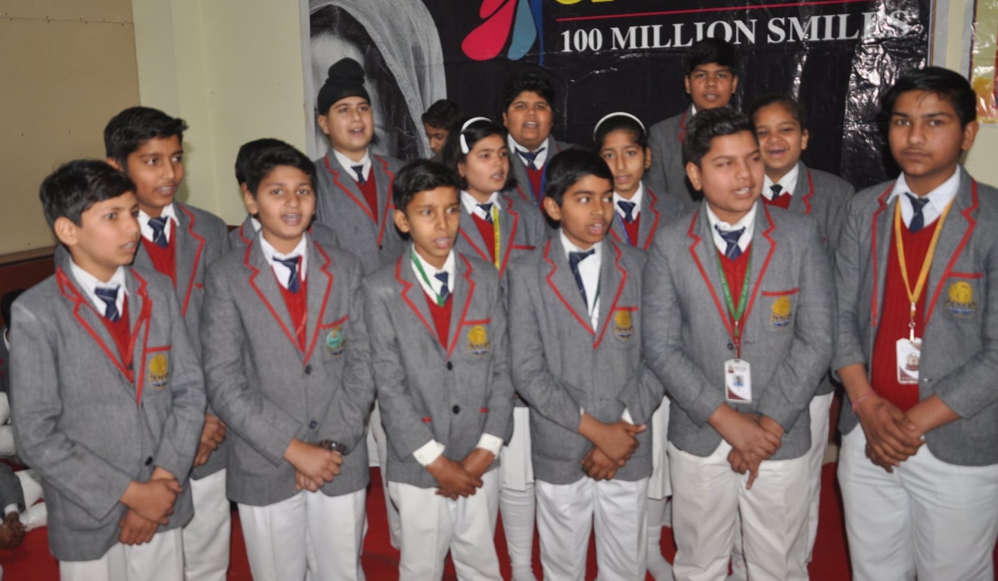 शामली रायल पब्लिक स्कूल में अमर उजाला की पुलिस पाठशाला में स्वागतगान प्रस्तुत करते छात्र छात्र? शामली रायल पब्लिक स्कूल में अमर उजाला की पुलिस पाठशाला में स्वागतगान प्रस्तुत करते छात्र छात्र?