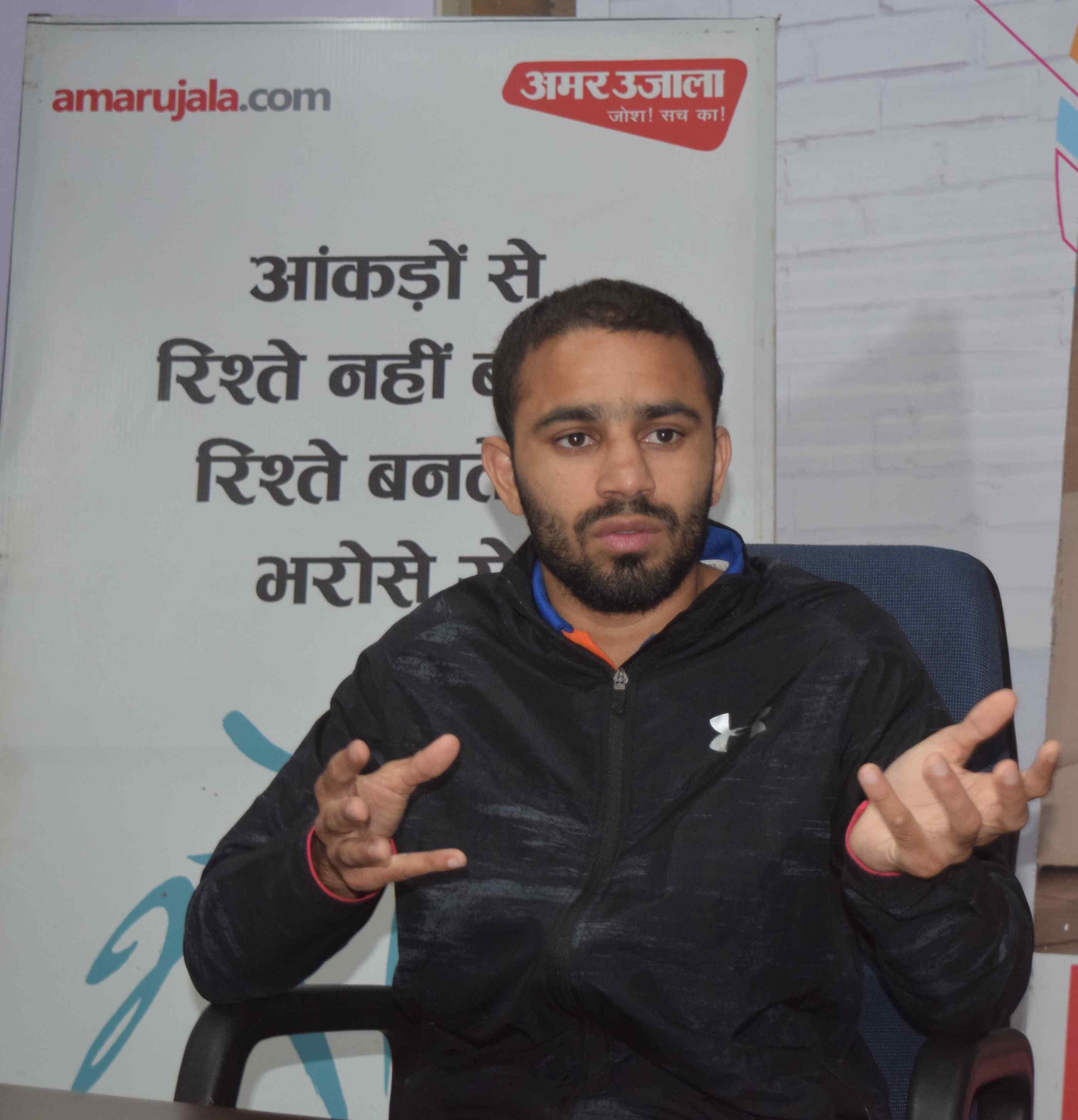 अमर उजाला कार्यालय में आयोजित संवाद कार्यक्रम में अपने अनुभव साझा करते वर्ड चैम्पियनशिप के पदक ?
