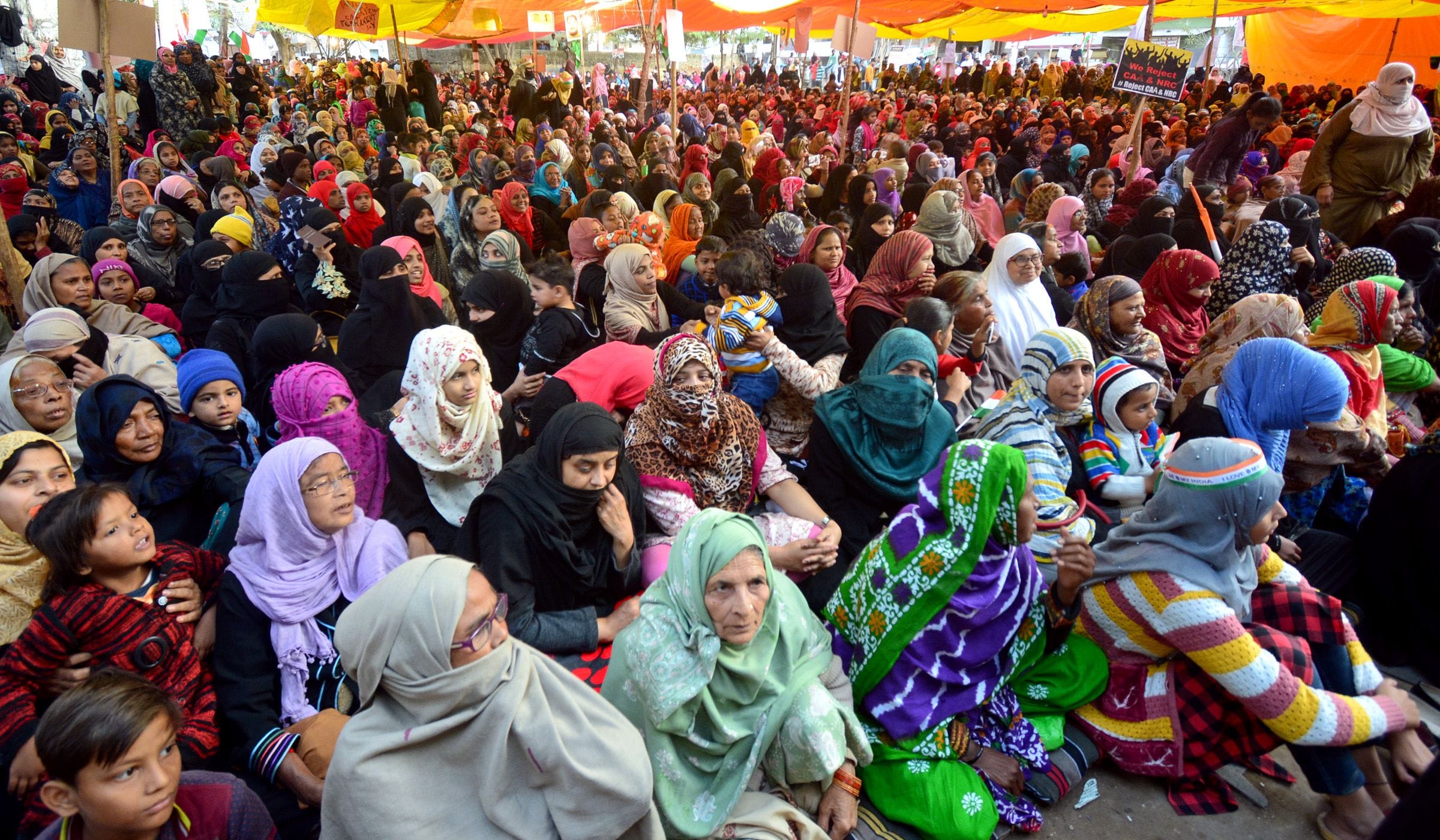 Mass rush in Mansoor Ali Park after offering prayers