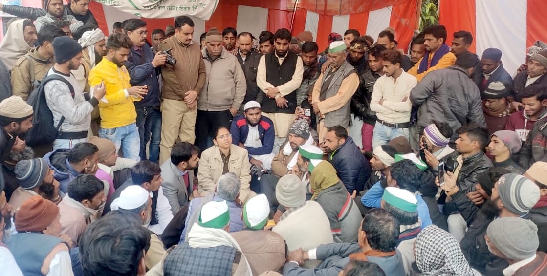 कोतवाली देहात के गांव करौंदा पचदू खूनी संघर्ष में किसान की मौत होने के मामले को हंगामा कर रहे भाक? कोतवाली देहात के गांव करौंदा पचदू खूनी संघर्ष में किसान की मौत होने के मामले को हंगामा कर रहे भाक?