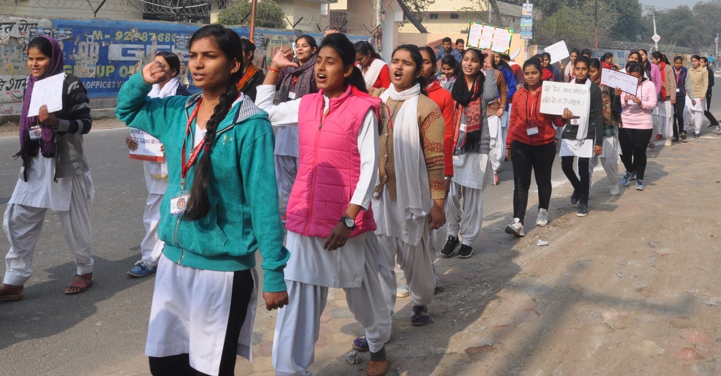 शामली मतदाता जागरूकता रैली आरके डिग्री कॉलेज की छात्राएं शामली मतदाता जागरूकता रैली आरके डिग्री कॉलेज की छात्राएं