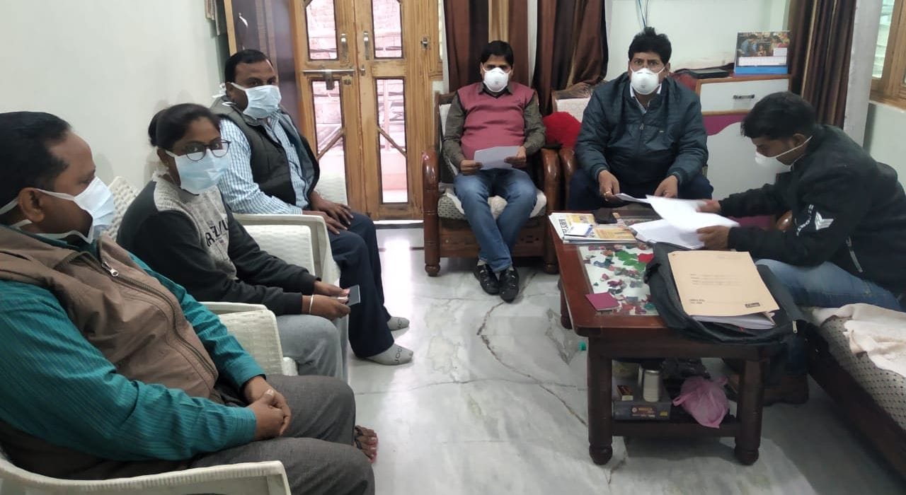 मौहल्ला एमपी नगर में चीन में एमबीबीएस की पढ़ाई कर रही छात्रा की जांच करने पहुंची डव्लूएचओ की टीम- ? मौहल्ला एमपी नगर में चीन में एमबीबीएस की पढ़ाई कर रही छात्रा की जांच करने पहुंची डव्लूएचओ की टीम- ?