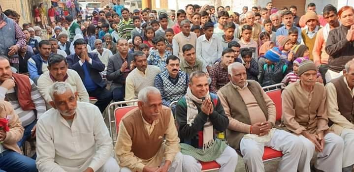 शामली क्षेत्र के गांव नया गांव में सडक के लोकापर्ण कार्यक्रम में भाग लेते ग्रामीण शामली क्षेत्र के गांव नया गांव में सडक के लोकापर्ण कार्यक्रम में भाग लेते ग्रामीण
