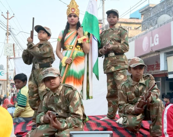 चांदपुर में संत रविदास जयंती पर नगर में निकाली गई शोभायात्रा में आकर्षित झांकी। चांदपुर में संत रविदास जयंती पर नगर में निकाली गई शोभायात्रा में आकर्षित झांकी।