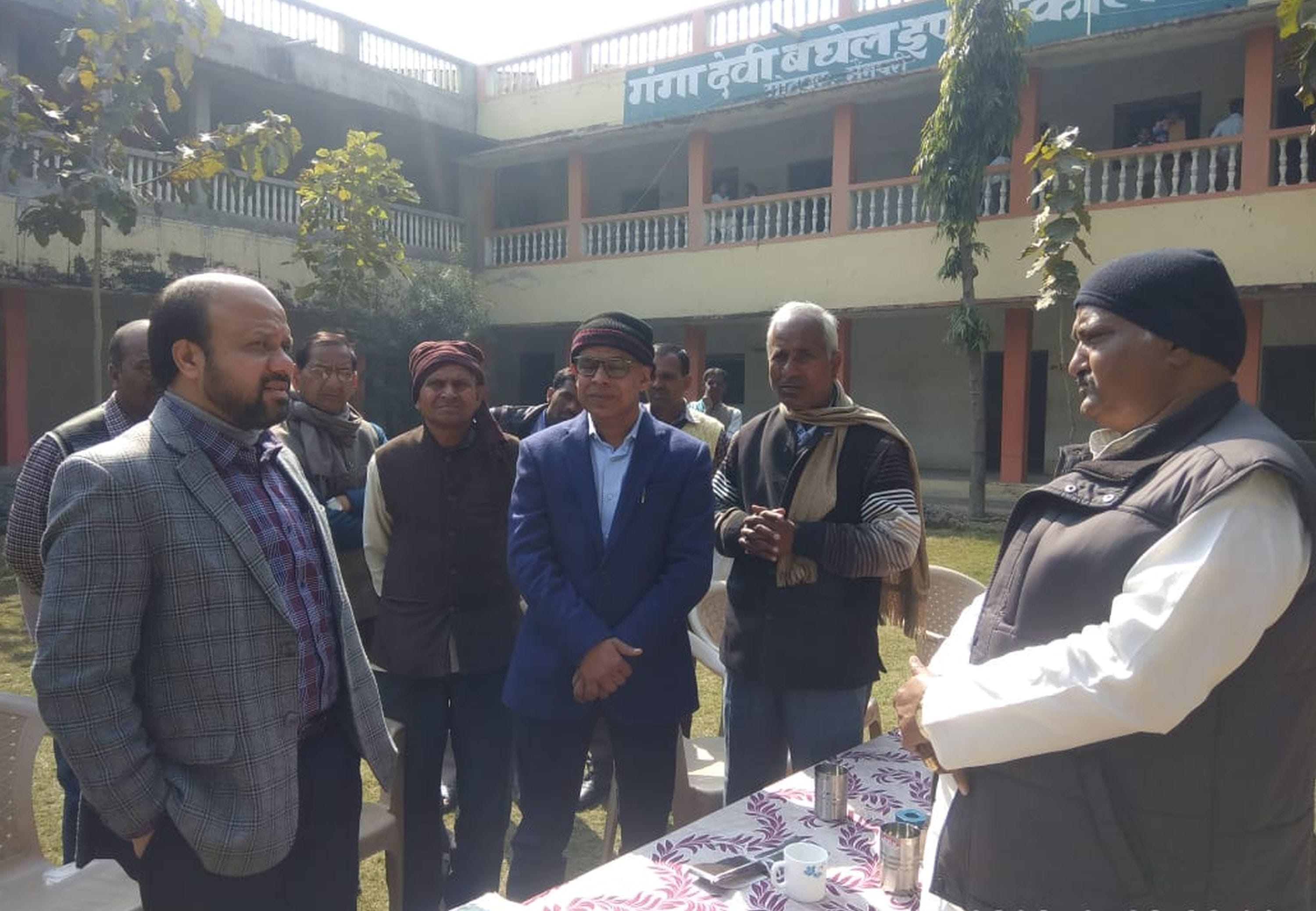 10एमएनपी-12-गंगा देवी बघेल इंटर कॉलेज में प्रश्र पत्र चोरी के प्रयास के मामले में जांच करते अपर सचिव 10एमएनपी-12-गंगा देवी बघेल इंटर कॉलेज में प्रश्र पत्र चोरी के प्रयास के मामले में जांच करते अपर सचिव