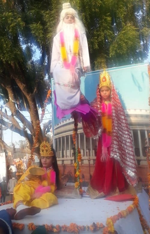 कांधला में संत रविदास जयंती पर शोभायात्रा में सजी झांकी
