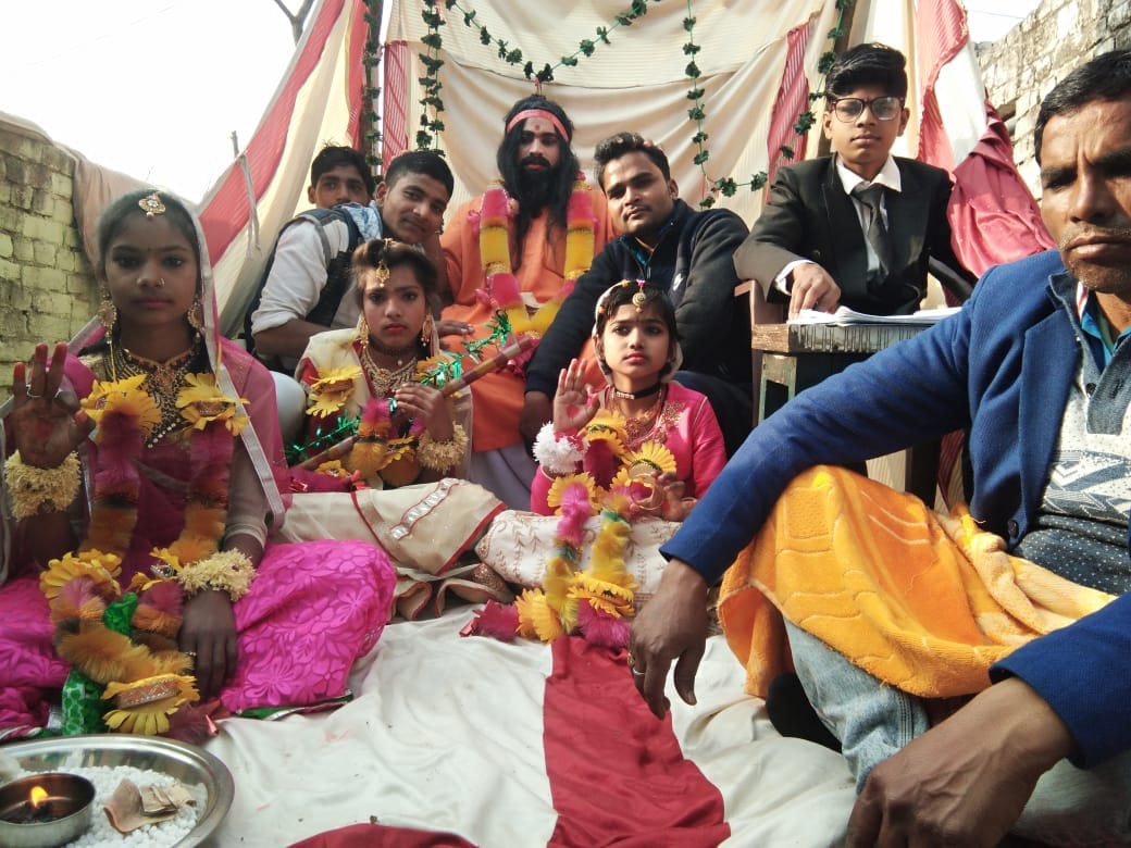 अंबेहटा के गोविंदगढ में निकाली गई शोभायात्रा में शामिल झांकी अंबेहटा के गोविंदगढ में निकाली गई शोभायात्रा में शामिल झांकी