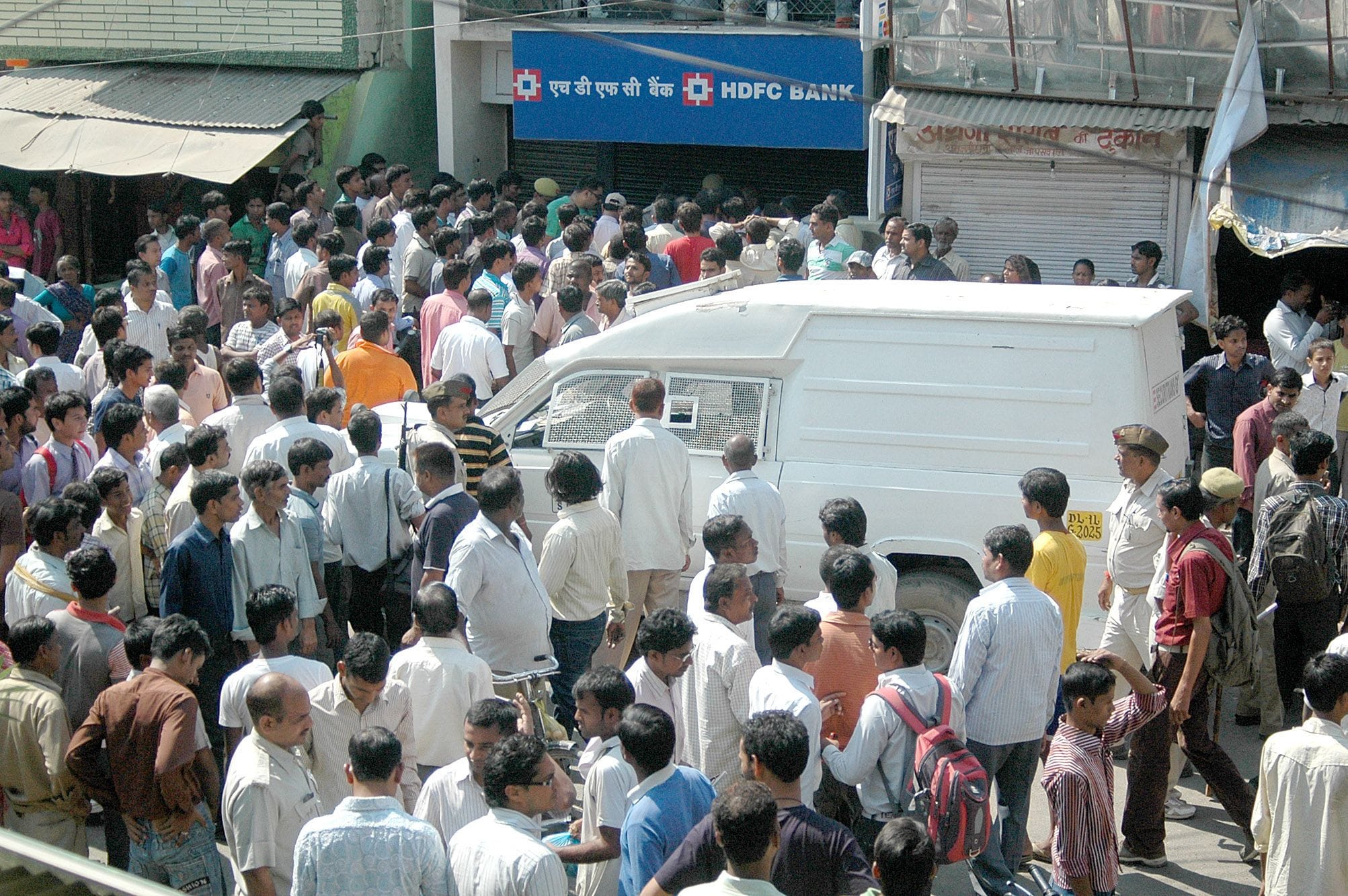 44 lakh acquitted of robbery and murder 44 lakh acquitted of robbery and murder