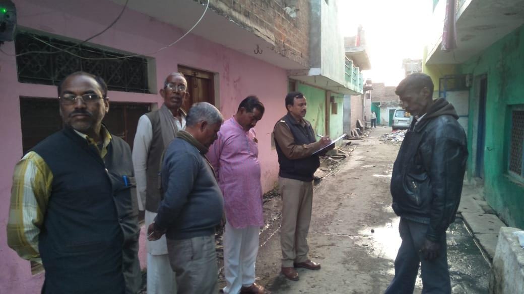 एट पुलिस जांच करती एट पुलिस जांच करती