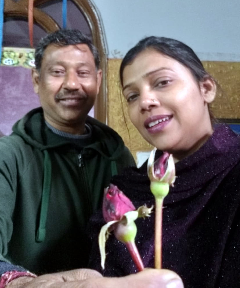 हग डे मनाते संदीप गुप्ता ज्योति गुप्ता हग डे मनाते संदीप गुप्ता ज्योति गुप्ता