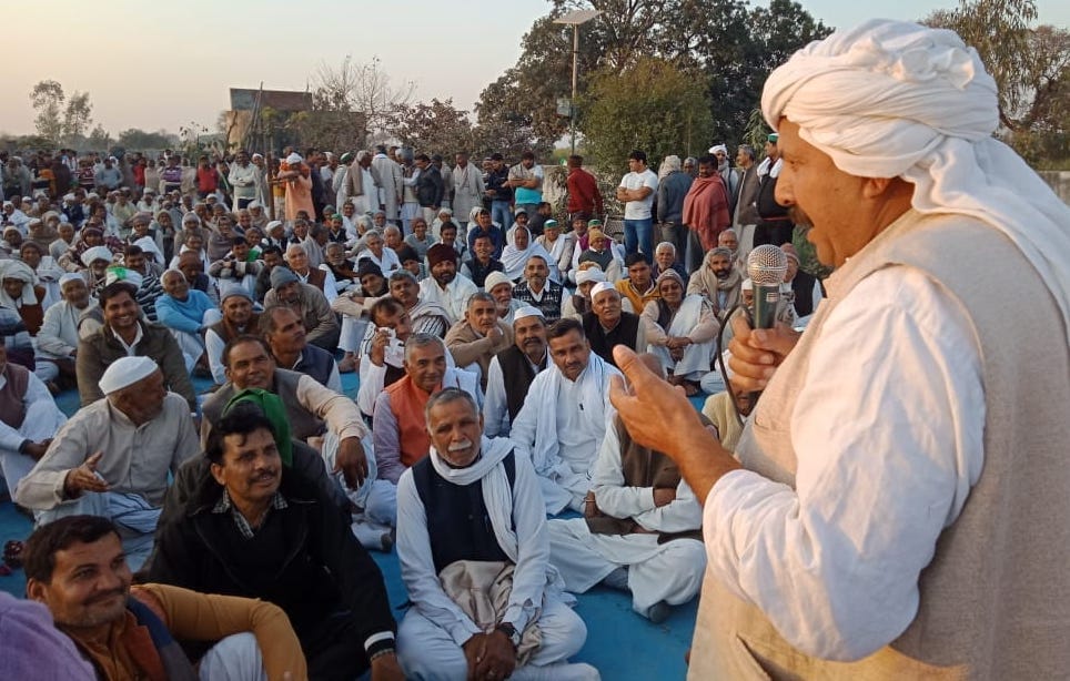 शाहपुर के गांव काकड़ा में आयोजित बालियान खाप की पंचायत को सम्बोधित करते चौधरी नरेश टिकैत । शाहपुर के गांव काकड़ा में आयोजित बालियान खाप की पंचायत को सम्बोधित करते चौधरी नरेश टिकैत ।
