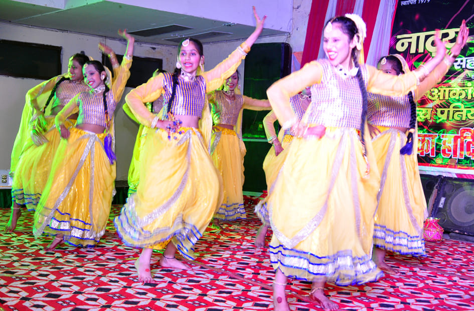 देहरादून रोड स्थित एक सभागार में नाटय एकेडमी द्वारा आयोजित आकांक्षा जोशी एवार्ड में प्रस्तुति द देहरादून रोड स्थित एक सभागार में नाटय एकेडमी द्वारा आयोजित आकांक्षा जोशी एवार्ड में प्रस्तुति द