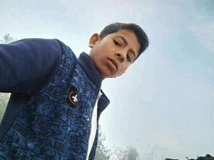 नए पुल से कूदे कोरांव के किशोर की फाइल फोटो व सुसाइड नोट