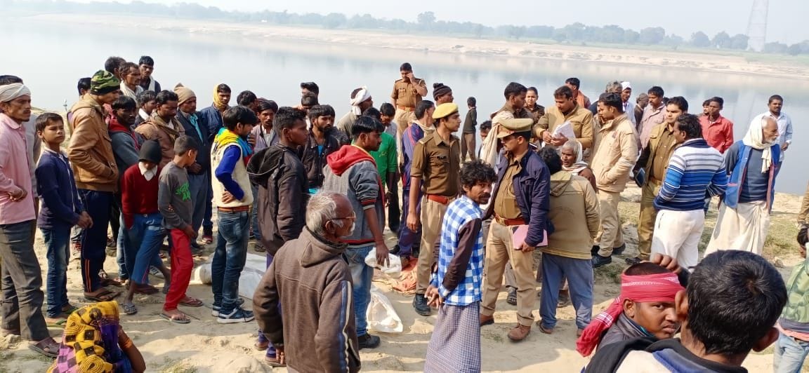 Teenager jumped from the bridge after calling Baba