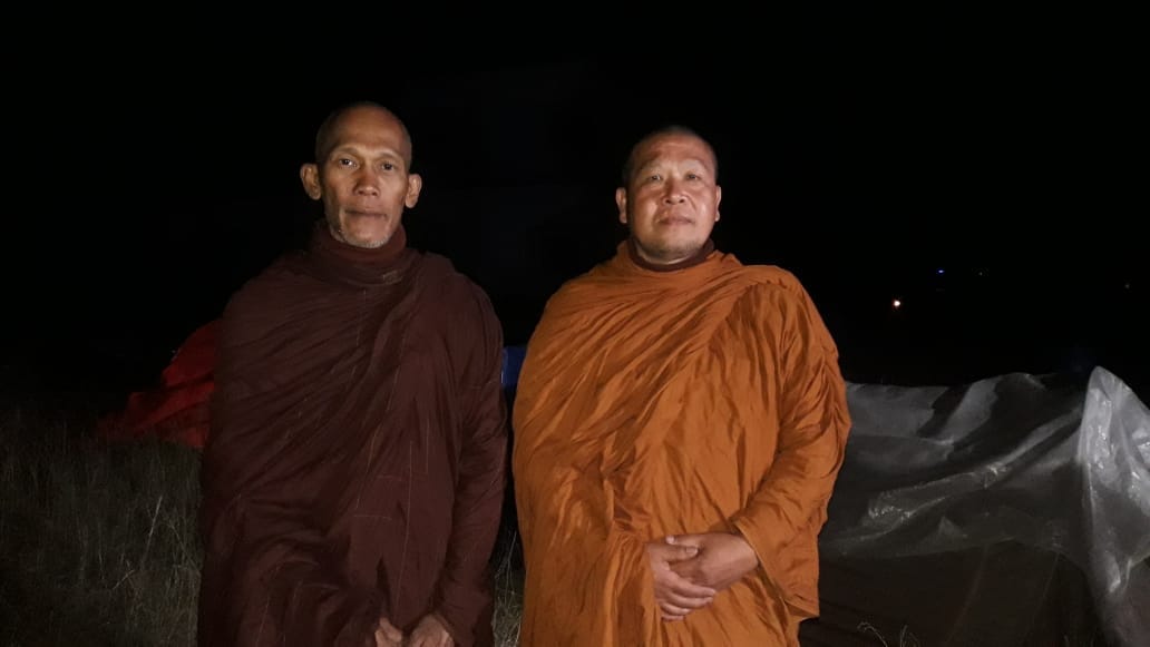 महाराजगंज के डिप्टी की छावनी पहुंचे थाईलैंड के बौद्ध भिक्षु। महाराजगंज के डिप्टी की छावनी पहुंचे थाईलैंड के बौद्ध भिक्षु।