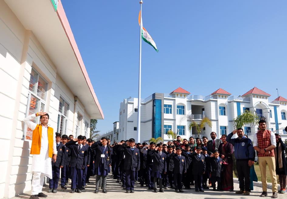मल्हीपुर रोड़ स्थित नलन्दा वर्ल्ड स्कूल में 108 फीट तिंरगे के नीचे पुलवामा के शहीदो को श्रद्घांजल? मल्हीपुर रोड़ स्थित नलन्दा वर्ल्ड स्कूल में 108 फीट तिंरगे के नीचे पुलवामा के शहीदो को श्रद्घांजल?