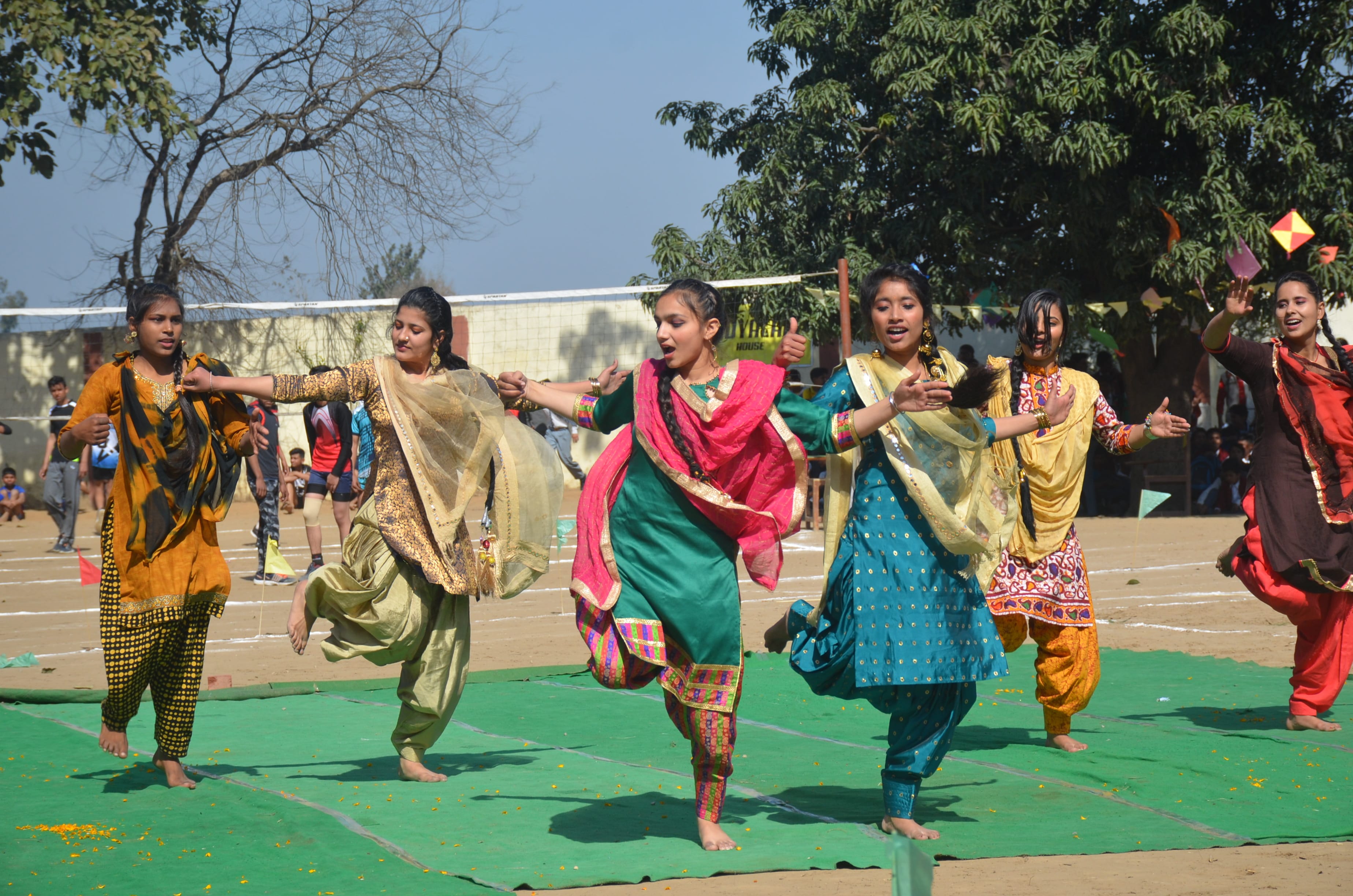 मोरना के इंद्रप्रस्थ पब्लिक स्कूल में खेलकूद प्रतियोगिता के समापन पर सांस्कृतिक कार्यक्रम प्र? मोरना के इंद्रप्रस्थ पब्लिक स्कूल में खेलकूद प्रतियोगिता के समापन पर सांस्कृतिक कार्यक्रम प्र?