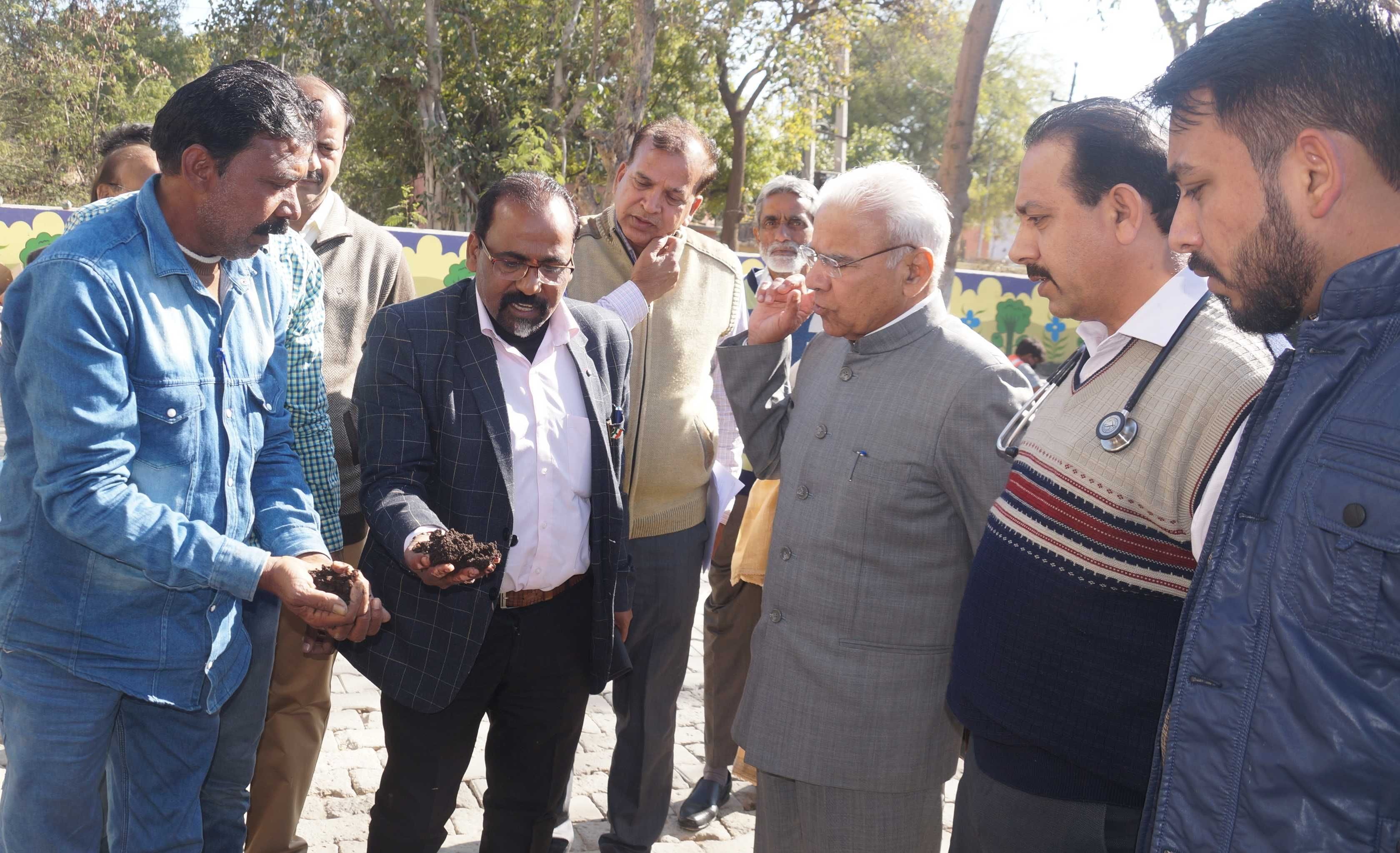 All national highways, state highways and railway tracks should be made waste free by 31 March