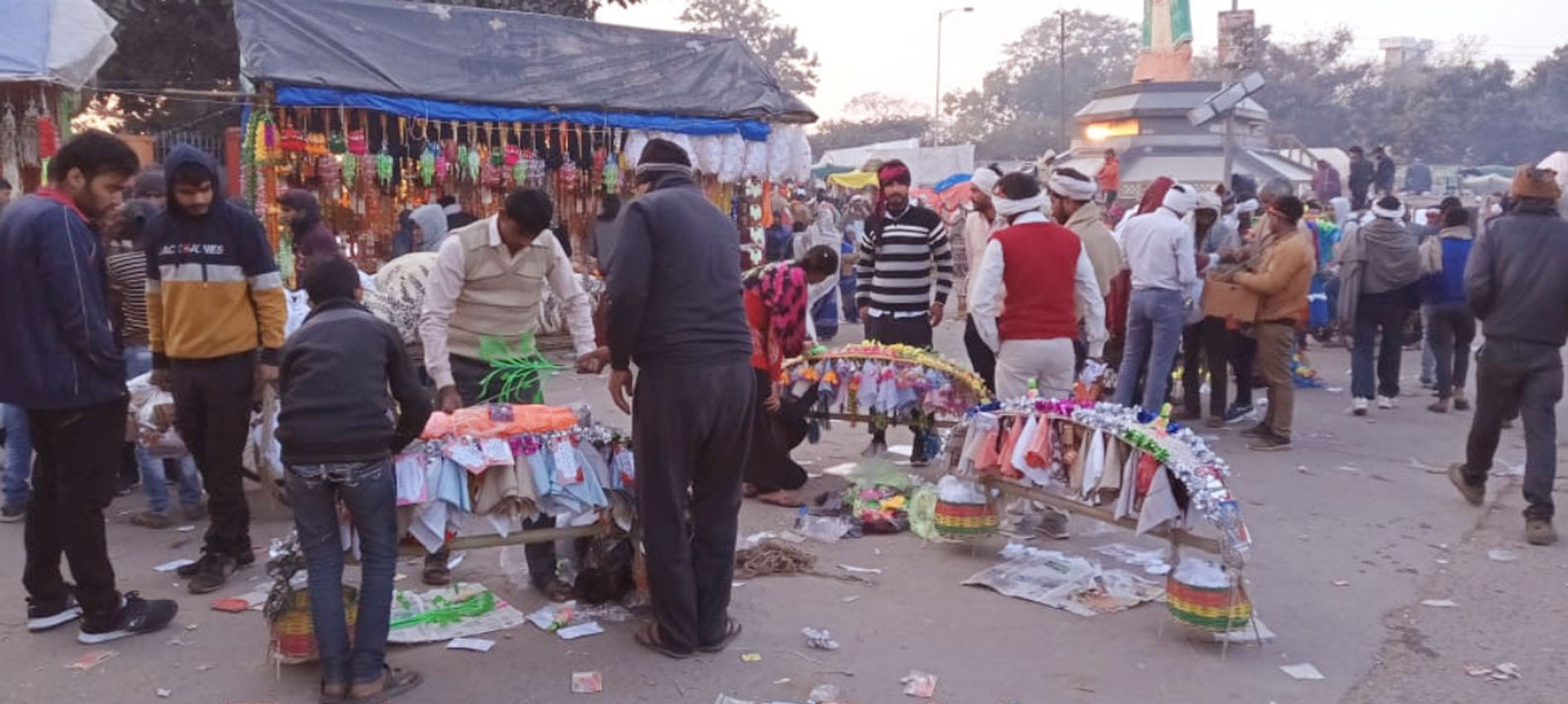 कासगंज सोरों के कांवड़ मेले में बढ़ी रौनक