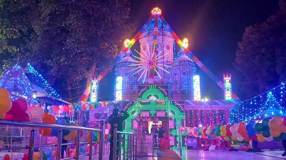 रोशनी से जगमगाया महादेव मंदिर: सहारनपुर के भूतेश्चवर महादेव मंदिर को महाशिवरात्रि की पूर्व संध् रोशनी से जगमगाया महादेव मंदिर: सहारनपुर के भूतेश्चवर महादेव मंदिर को महाशिवरात्रि की पूर्व संध्