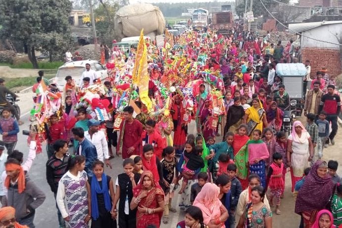 बाजपुर के गांव बन्नाखेड़ा में महाशिवरात्रि पर शोभायात्रा निकालते श्रद्धालु। संवाद बाजपुर के गांव बन्नाखेड़ा में महाशिवरात्रि पर शोभायात्रा निकालते श्रद्धालु। संवाद