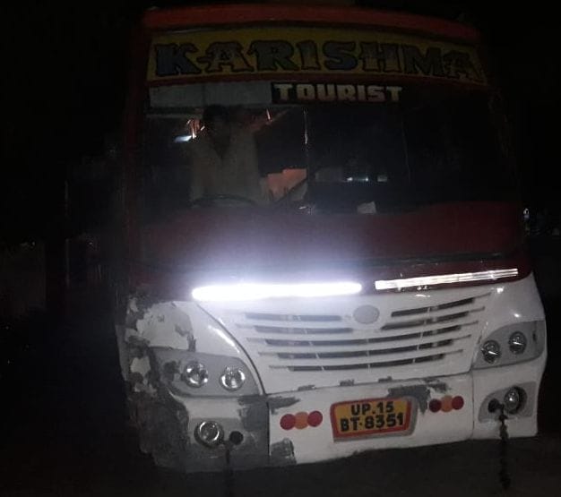 बाइकसवार को टक्कर मारने वाली प्राइवेट बस को पुलिस ने कब्जे में लिया। बाइकसवार को टक्कर मारने वाली प्राइवेट बस को पुलिस ने कब्जे में लिया।