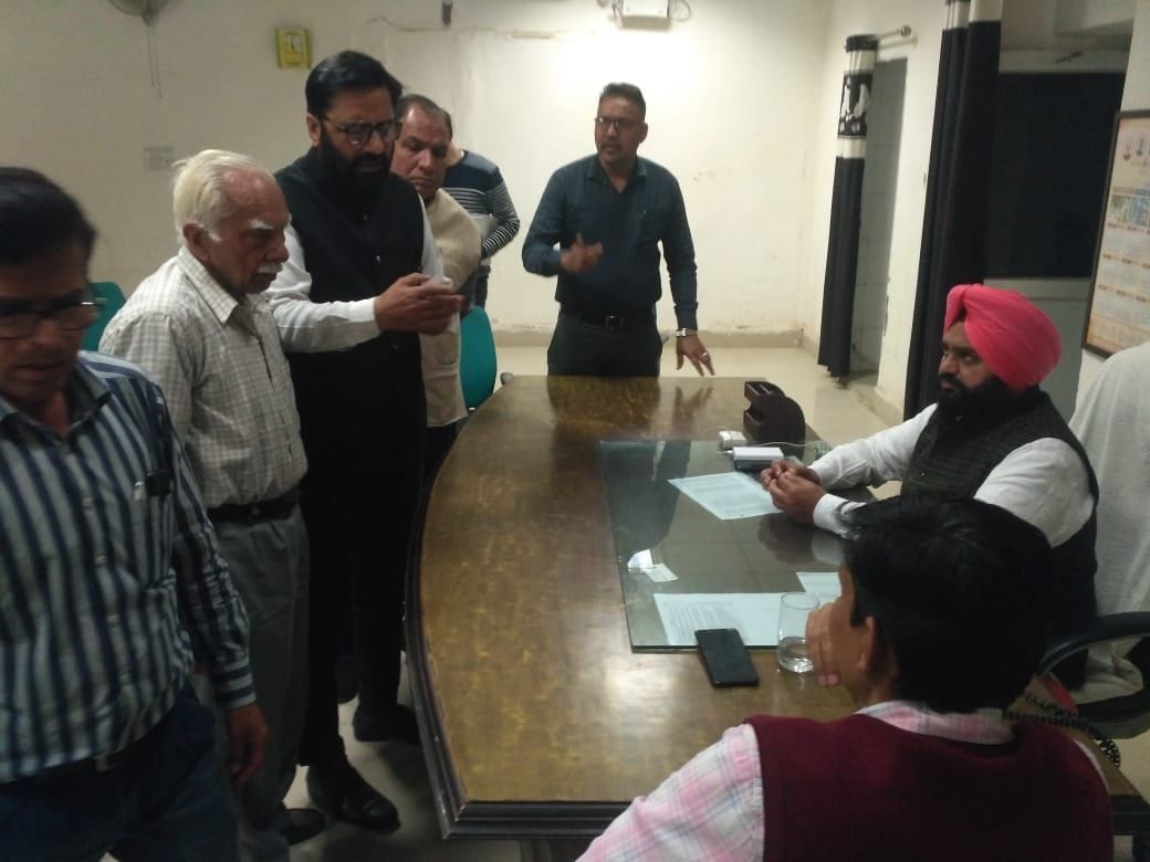 four blocks residents reached nagar  council office complaining of the poor condition  of 17 parks