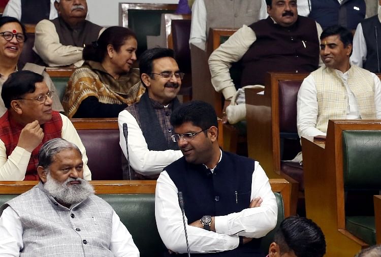 Haryana Budget Session, Haryana Vidhan Sabha, Dushyant Chautala, Anil Vij - नैना चौटाला ने दुष्यंत से पूछा सवाल तो विज ने ली चुटकी, बोले- घर में ही क्यों नहीं पूछ लेते मां-बेटा -