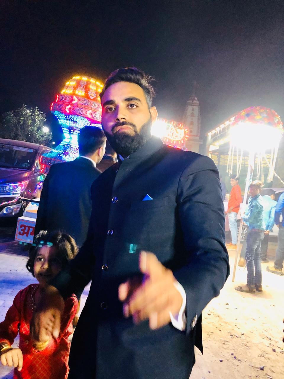 ममेरे भाई की शादी में मौजूद नितिन ममेरे भाई की शादी में मौजूद नितिन