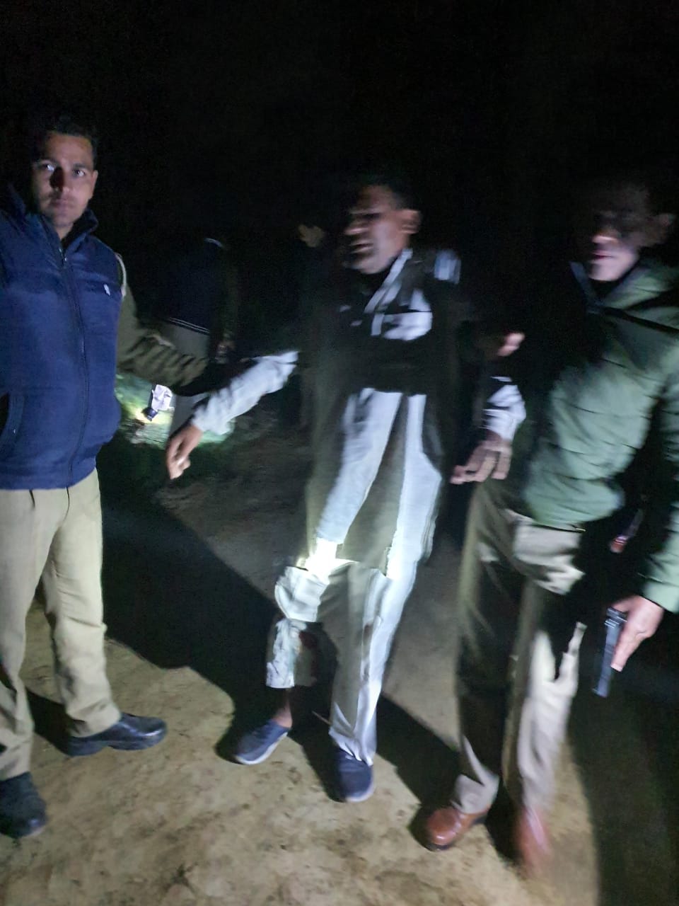देहात कोतवाली पुलिस की गिरफ्त में बदमाश।