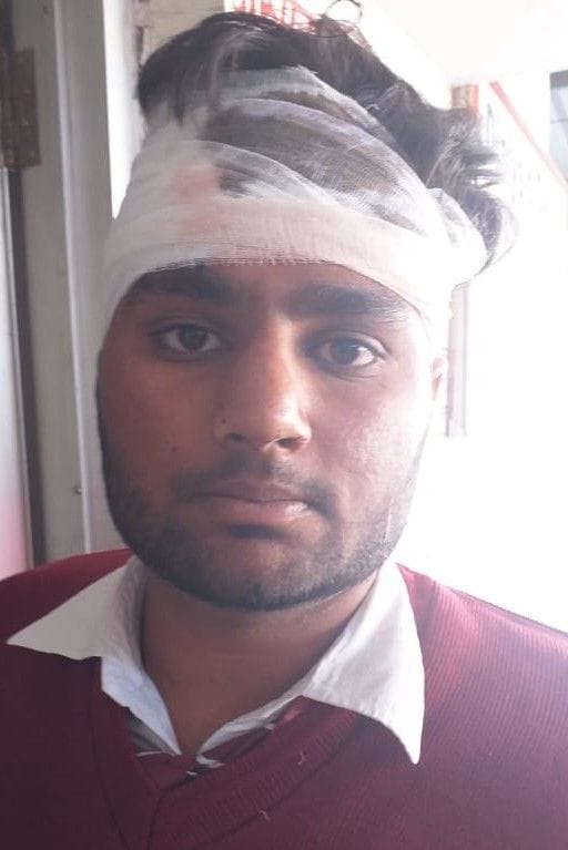 सड़क हादसे में घायल प्रीतम।