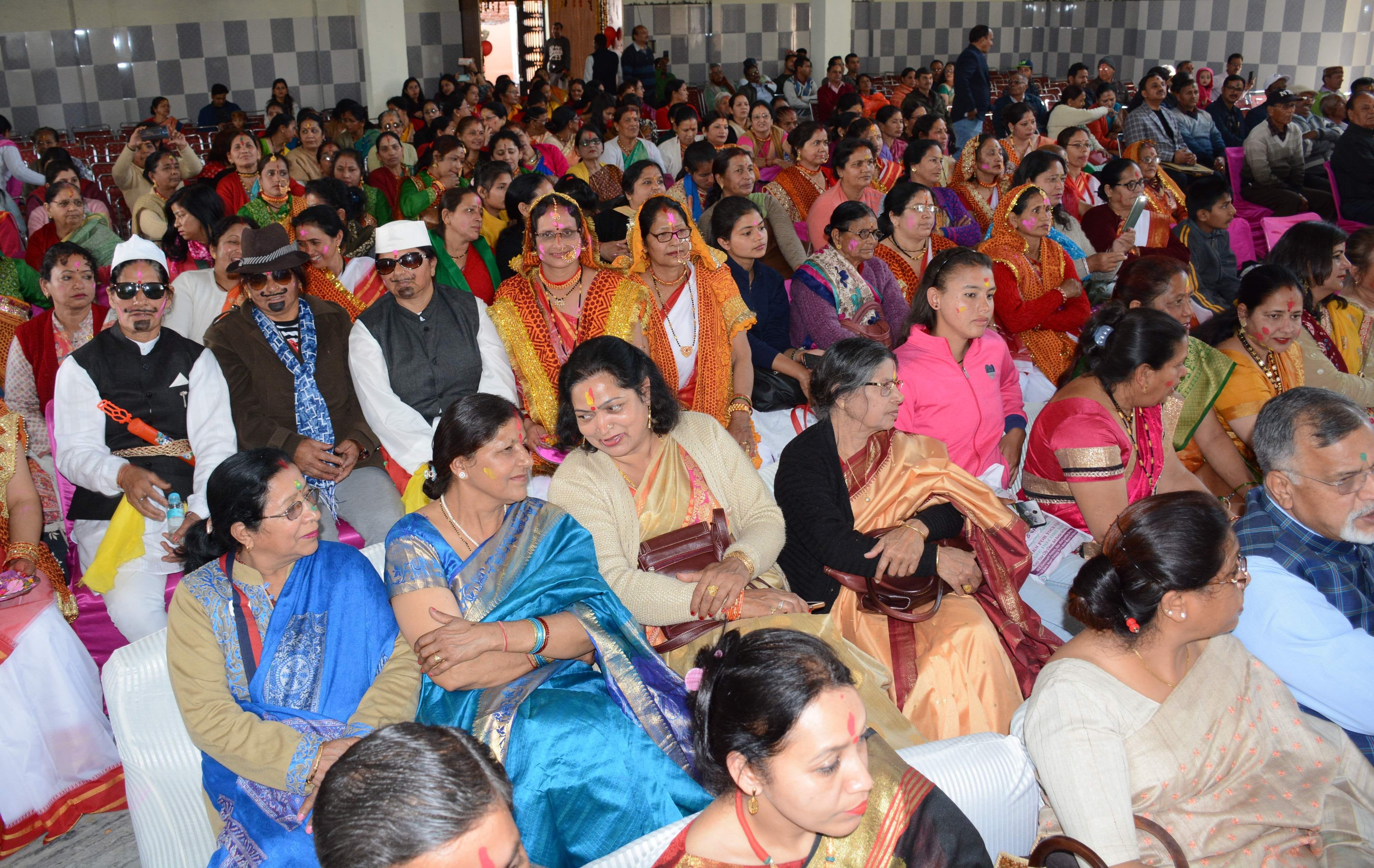जीएमएस रोड स्थित कुर्मांचल भवन में आयोजित कुर्मांचल सांस्कृतिक एवं कल्याण परिषद की ओर से आयोजित