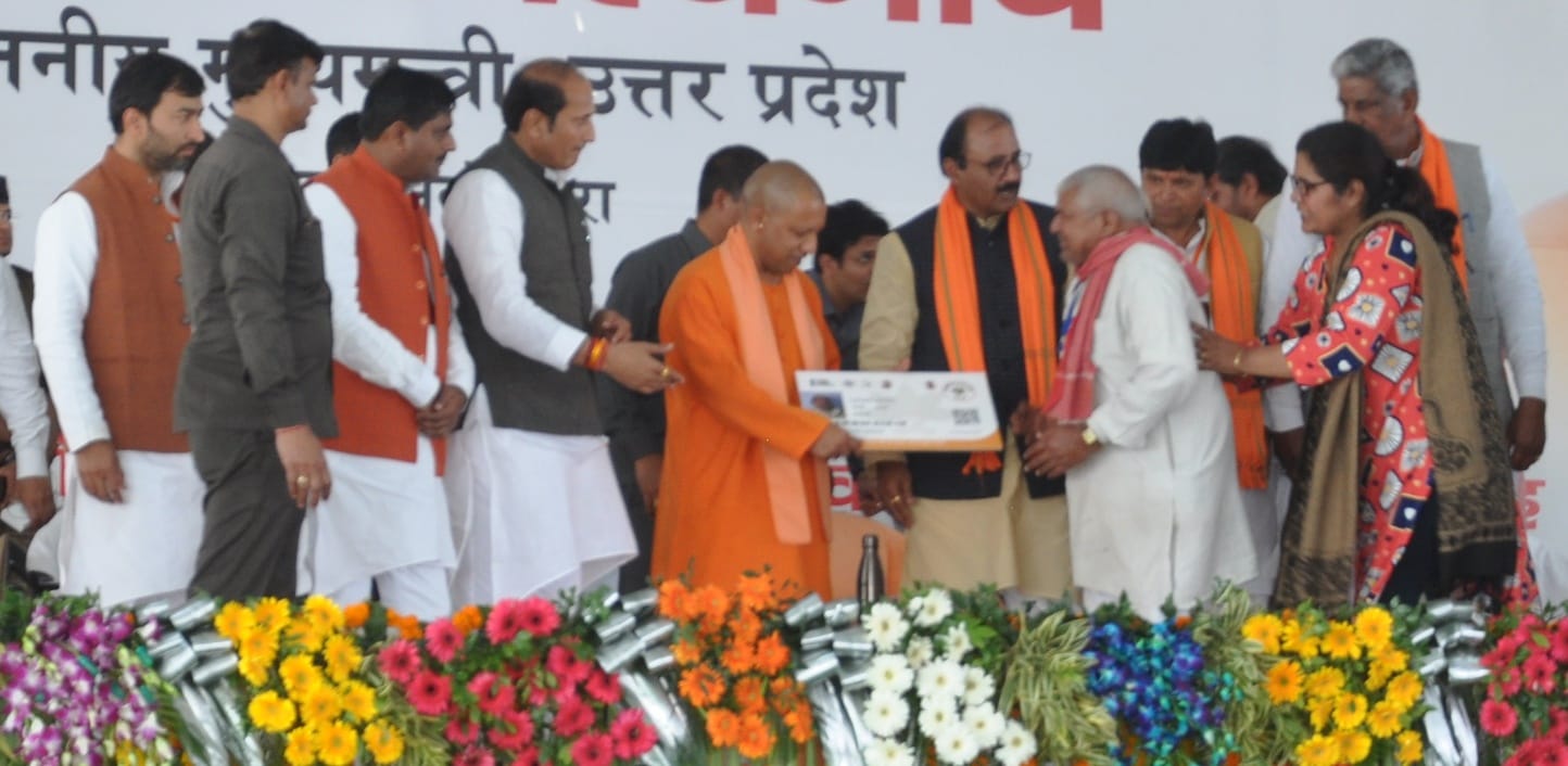 शामली के भैंसवाल रोड पर पुलिस लाइन के आवासीय भवनों के निर्माण कार्यों के शिलान्यास समारोह में ला? शामली के भैंसवाल रोड पर पुलिस लाइन के आवासीय भवनों के निर्माण कार्यों के शिलान्यास समारोह में ला?