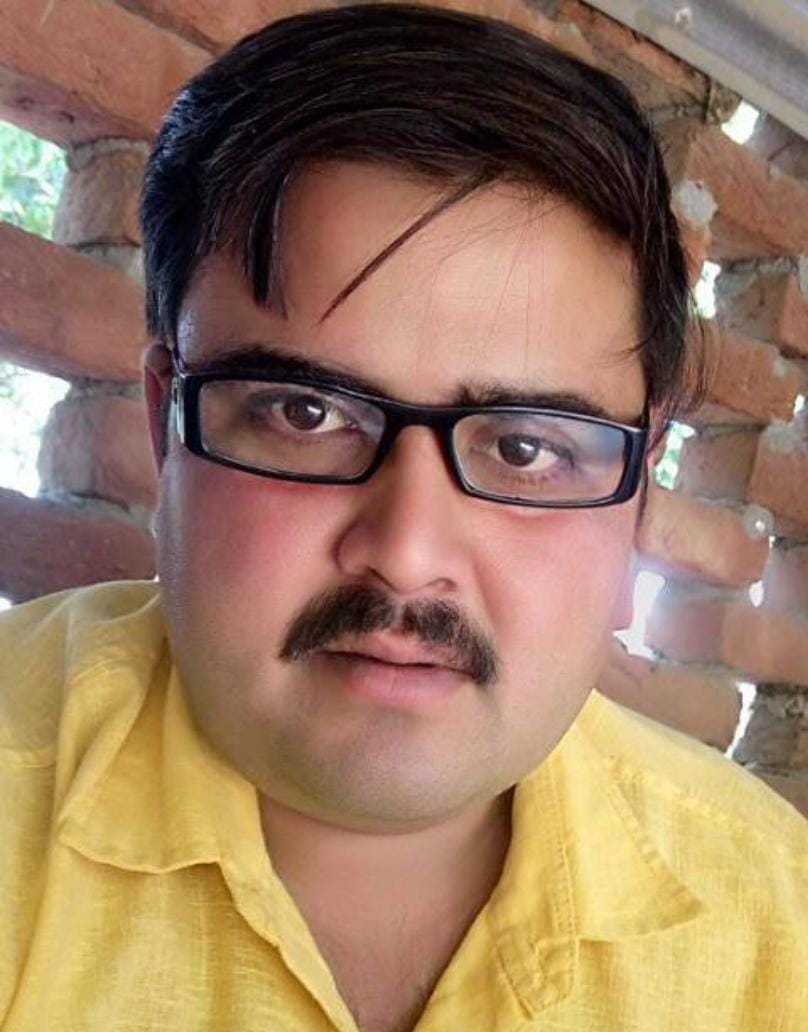अधिवक्ता अक्षय पुंडीर अधिवक्ता अक्षय पुंडीर