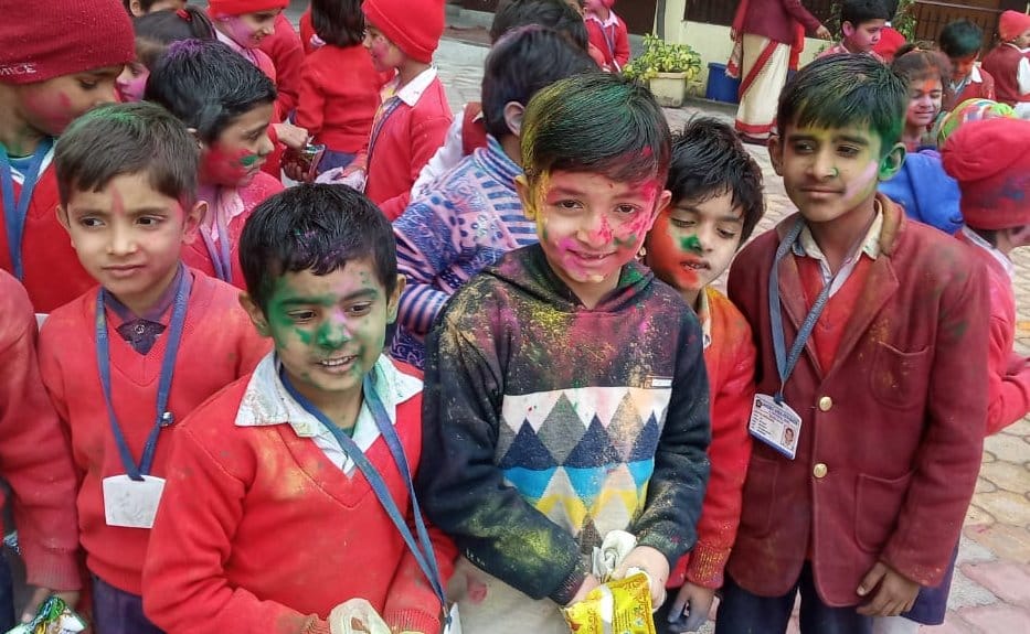 शामली में होली खेलते सरस्वती शिशु मन्दिर के छात्र शामली में होली खेलते सरस्वती शिशु मन्दिर के छात्र