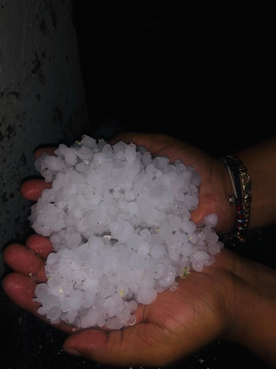 Heavy rains with strong winds, hail in Bajpur Heavy rains with strong winds, hail in Bajpur