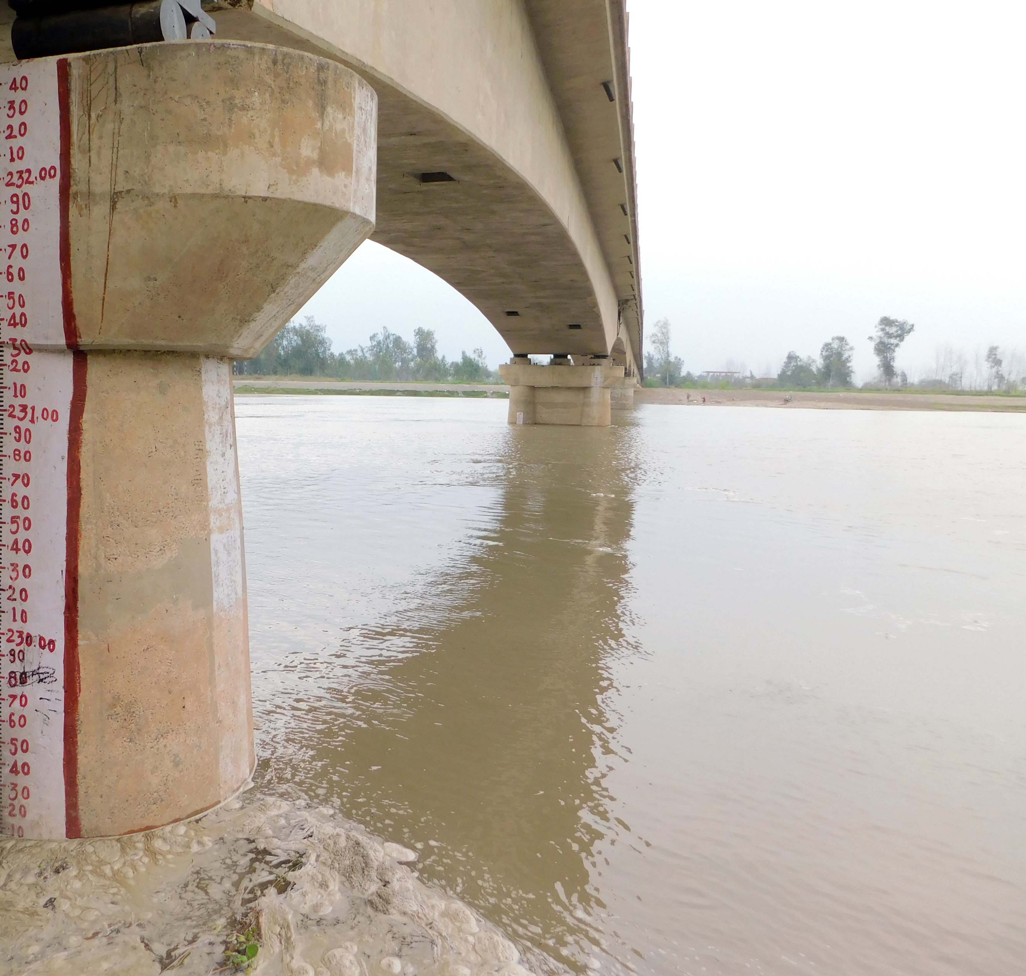कैराना  में बढता युमना नदी का जल स्तर