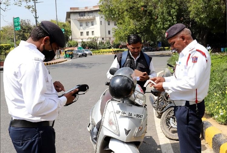 Delhi Police Issued A Total Of 3282 Challans For Traffic Violations