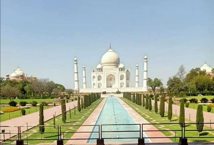 ताजमहल में पसरा सन्नाटा